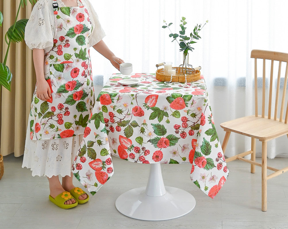 TOALHA DE MESA ANTI-NÓDOA COM ESTAMPA  DE FRUTAS VERMELHAS QUADRADA - BOD HOME