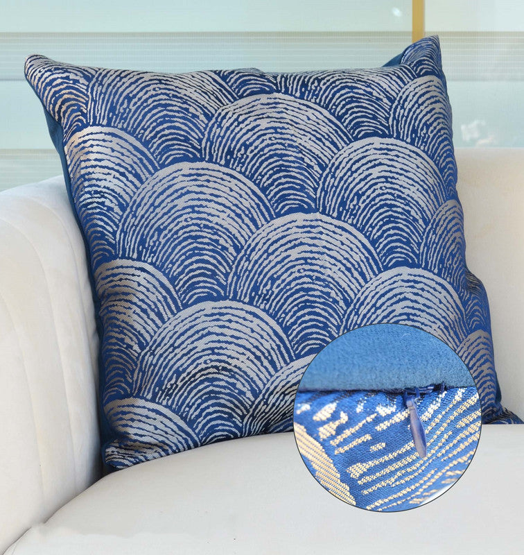 Capa de almofada em tecido jacquard de escamas azul-marinho 45x45cm - BOD HOME