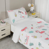 CONJUNTO DE LENÇÓIS ESTAMPADOS PARA CRIANÇA DINOSSAUROS EM BRANCO (CAMA 90/100) - BOD HOME